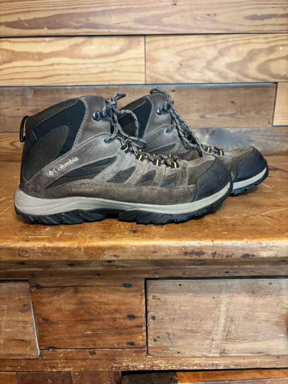 Men's Columbia Leather Hiking Boots Size 9